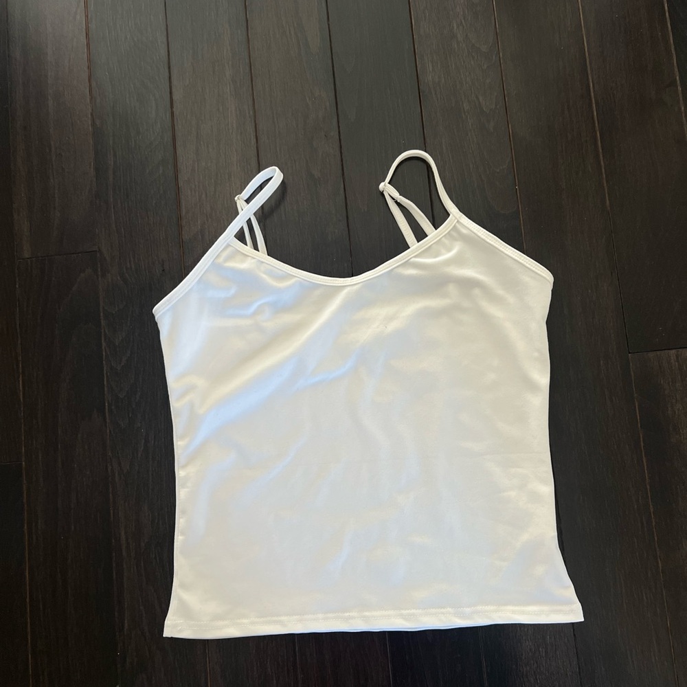 Woman’s white contour tank